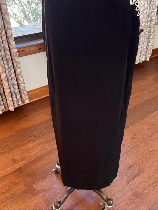 Vintage 1970s Bob Mackie Black Embroidered One Shoulder Gown   Size 6 - Picture 7 of 8